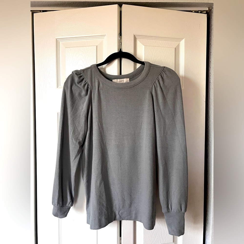 Loft grey long sleeve blouse ruched sleeves like new medium petite